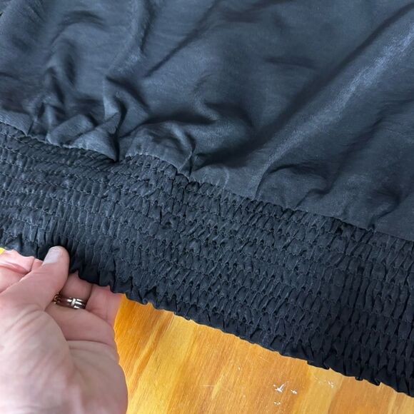 Nine West Long Sleeve Surplice Blouse with banded bottom. Size small- NEW! - Picture 2 of 12